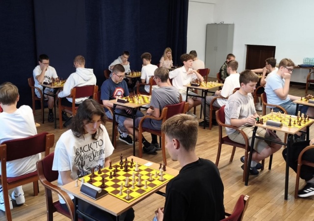 uczestnicy podczas gry